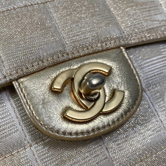 CHANEL Beige Shoulder Bag - Picture 9 of 16